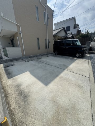 GRANDTIC 湊川公園の駐車場