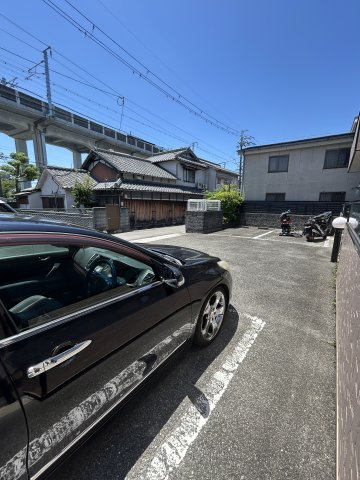 パル武庫川の駐車場|駐車場があるので、車を買う予定の方も安心です