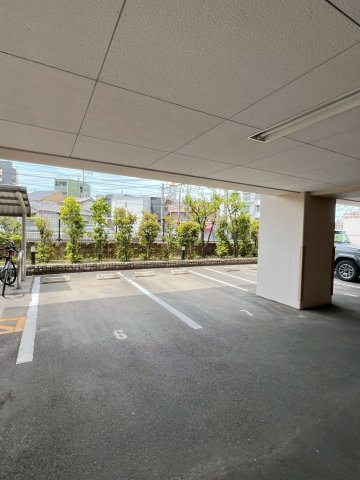 RJRプレシア南福岡の駐車場
