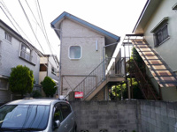 落ち着いた雰囲気の外観です