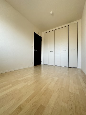 ラフィーネ昭南の洋室
