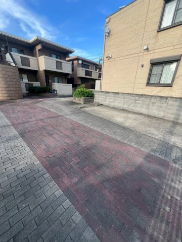 バラード夙川の駐車場