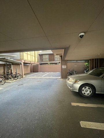 ダイアパレスエクセーブル九州大学前の駐車場