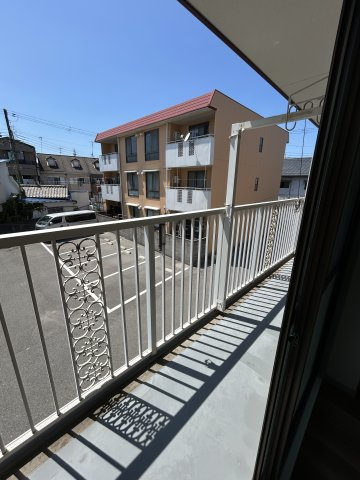 ルネシャインのバルコニー|暖かな日差しのふりそそぐバルコニー