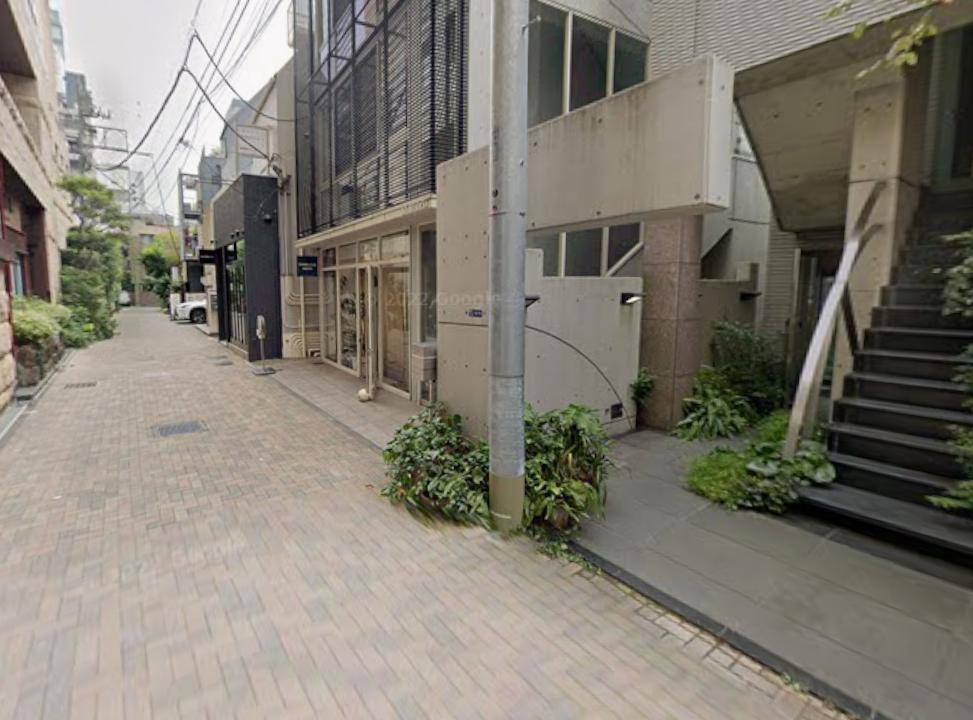 港区南青山２丁目の店舗事務所の周辺