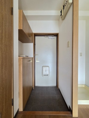 稲城市大丸の賃貸マンションの玄関