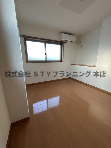 仲介手数料０円！ガーデニングヒルズ神の倉Ⅱの洋室
