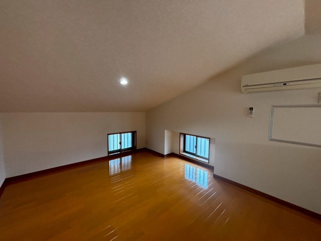Fontana Eastのその他