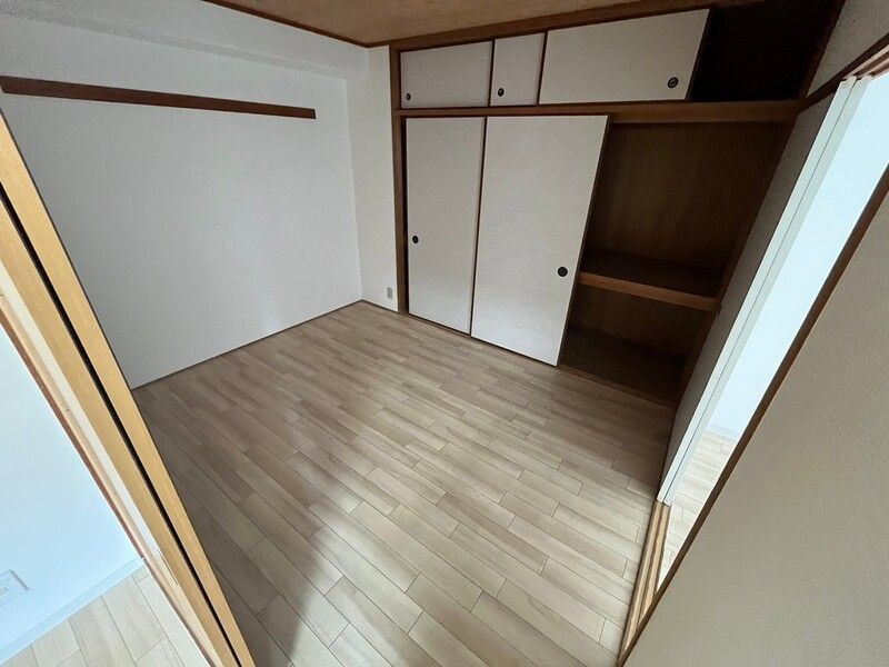 南堀江SKビルの洋室