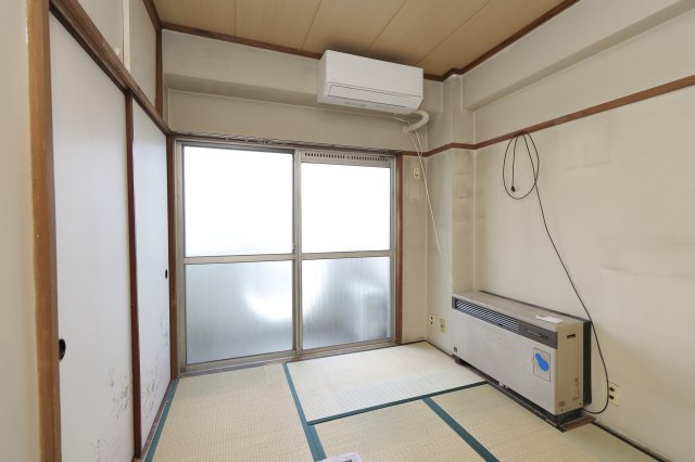 ニューシャトレーマンションの和室