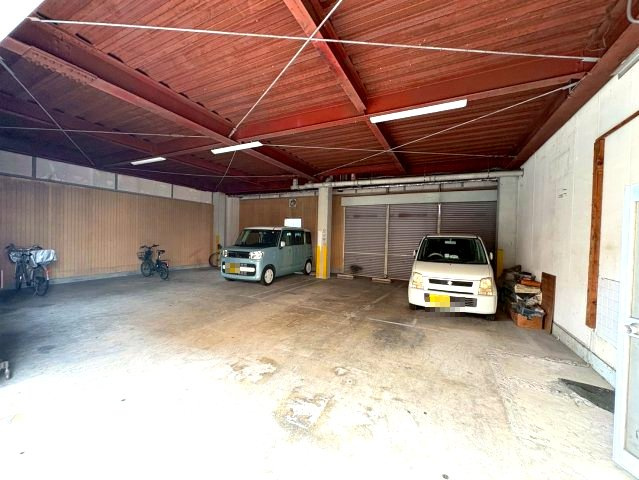 正光マンションの駐車場