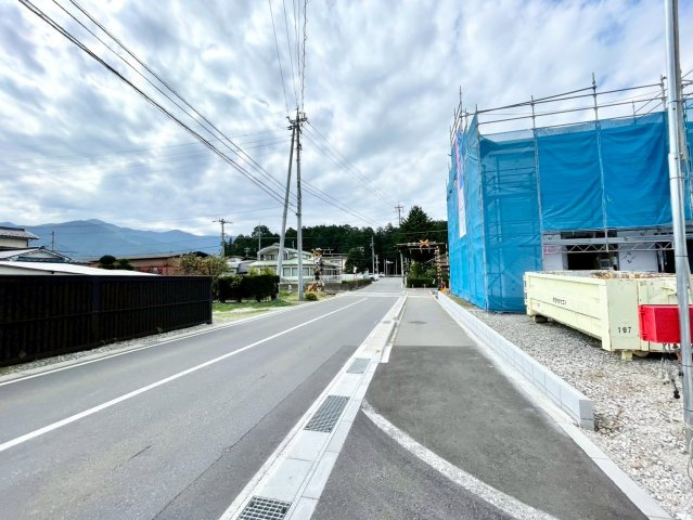 松本市波田第11の前面道路含む現地写真