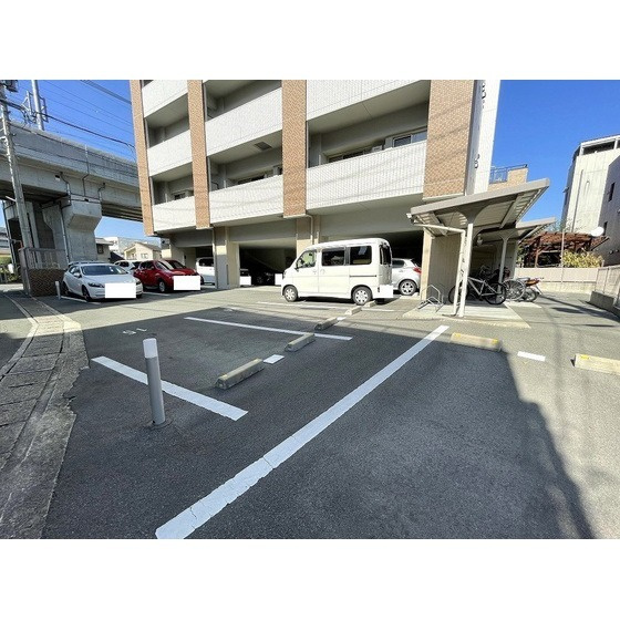 熊本市西区花園１丁目の賃貸マンションの駐車場