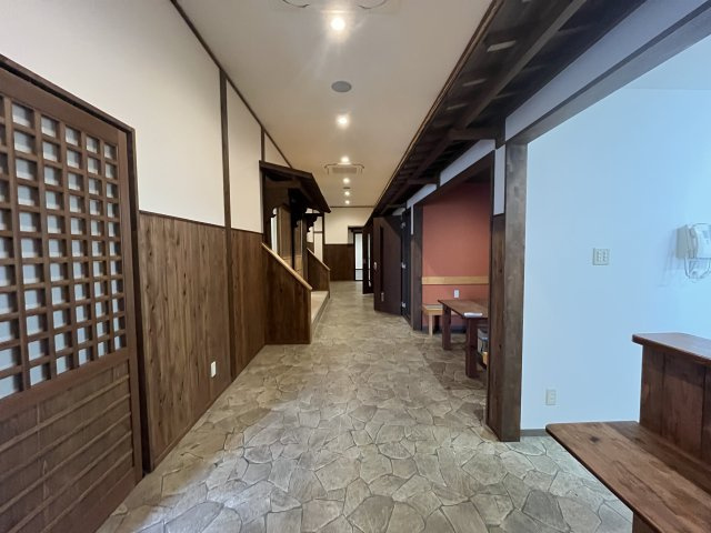 十一番町貸店舗の内装