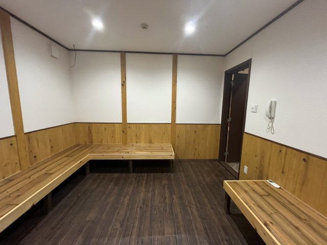 十一番町貸店舗の内装