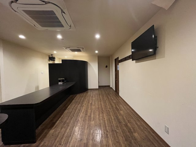 十一番町貸店舗の内装