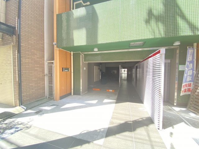 ハイムラポール松屋町のエントランス