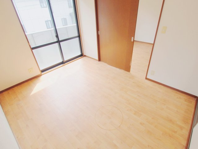エイトトータス3番館の洋室