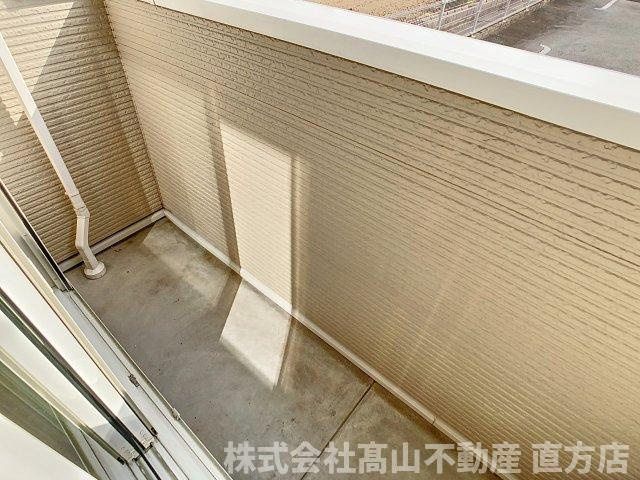 直方市大字感田のアパートのバルコニー