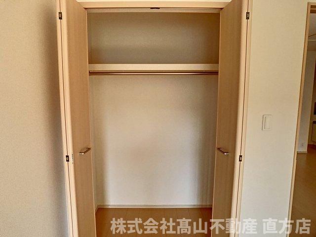 直方市大字感田のアパートの収納