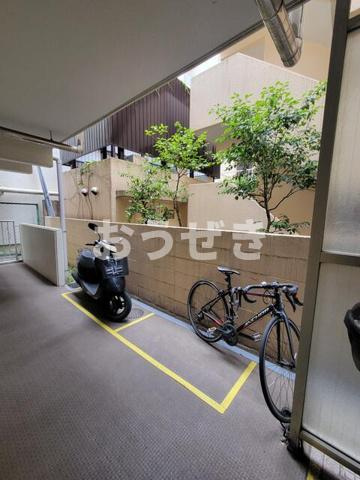 第１０瀬戸ビルの駐車場