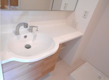 アンジュール西落合の洗面所