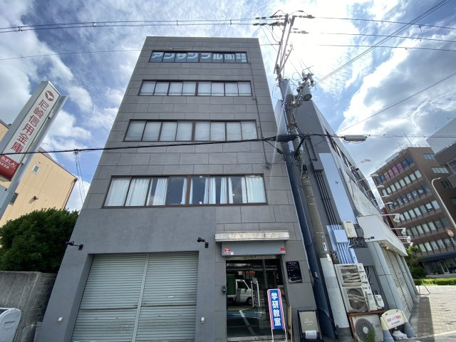 プログレスビルの外観