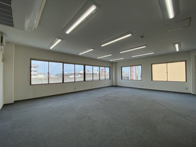 プログレスビルの内装