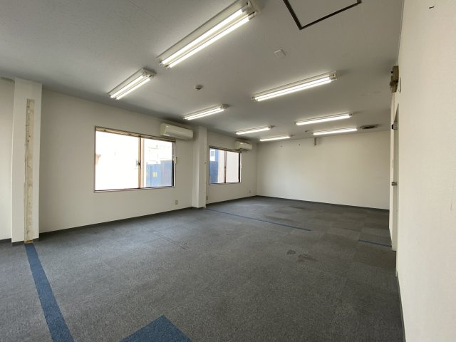 プログレスビルの内装