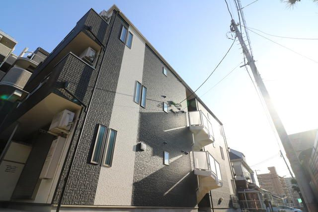 Ｇｒａｃｅ　Ｃｏｕｒｔ　Ｍａｋｕｈａｒｉ