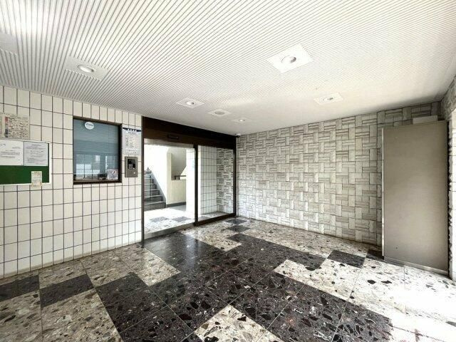 コートハウス豪徳寺のロビー