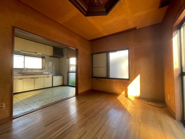 【居間・リビング】 | 鴻巣市神明2丁目　中古戸建