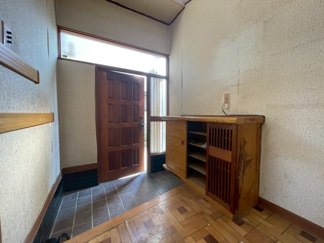 【玄関】 | 鴻巣市神明2丁目　中古戸建