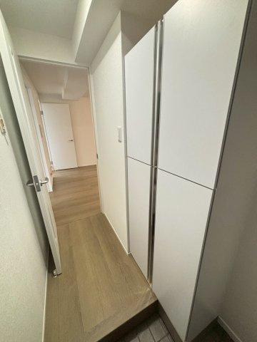 ロイヤルハイムⅠの玄関|※別号室参考写真です