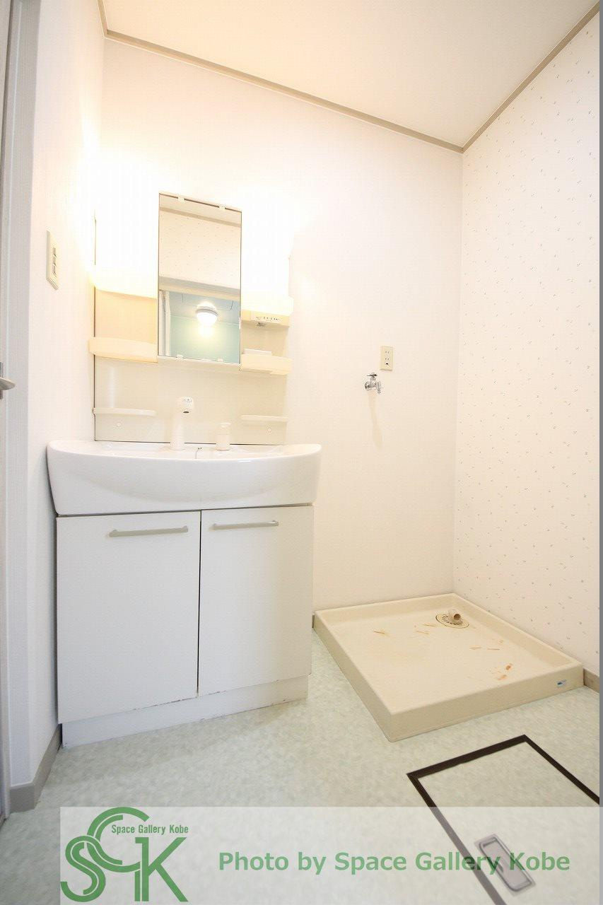 タウンハウス伊川谷の洗面所|※お部屋により仕様が異なる場合があります※