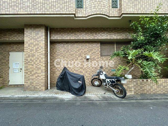 モアシティ浅草の駐車場|【バイク置場】最新の空き状況や費用などの詳細は担当スタッフまでお問い合わせください。