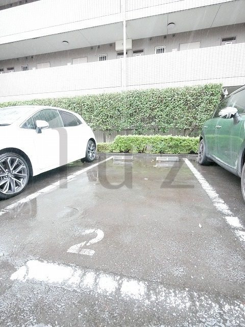 プラムフィールドの駐車場|敷地内駐車場完備※空き要確認