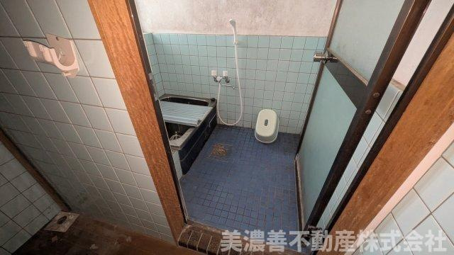 ６７１７１　各務原市那加琴が丘1丁目 中古住宅の浴室