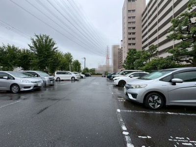 【駐車場】 | 新北島コーポ４号棟 | 【駐車場】敷地内駐車場（月額：13000円～15500円）ございますよ！空き状況確認必要です！詳しくは担当までお問い合わせください！