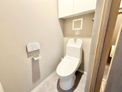 【外観】 | 新北島コーポ４号棟 | 【トイレ新調】温水便座洗浄便座ですので、寒い日も温かい便座で安心して使用していただけますよ！