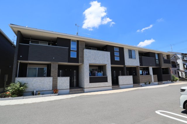 橿原市東坊城町のアパート
