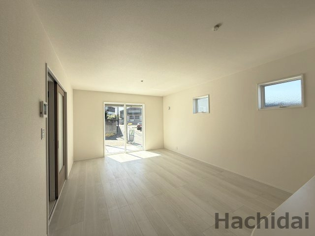碧南市神有町1丁目　新築戸建＜4号棟＞の居間・リビング