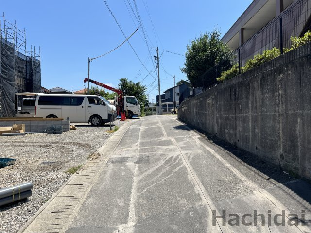 碧南市神有町1丁目　新築戸建＜4号棟＞の前面道路含む現地写真