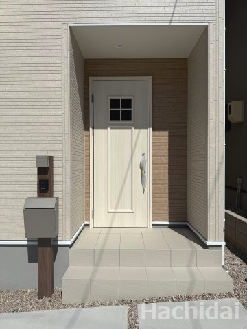 碧南市神有町1丁目　新築戸建＜4号棟＞のエントランス