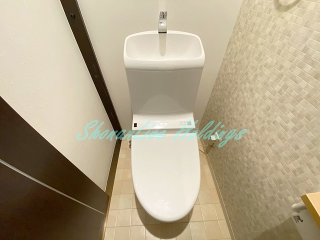 横浜市戸塚区戸塚町のアパートのトイレ|清潔感のあるトイレです