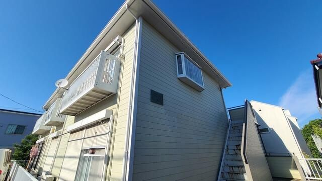 横浜市金沢区能見台通のアパートの外観