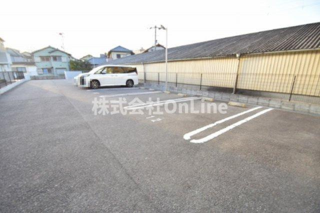 ラピスラズリの駐車場