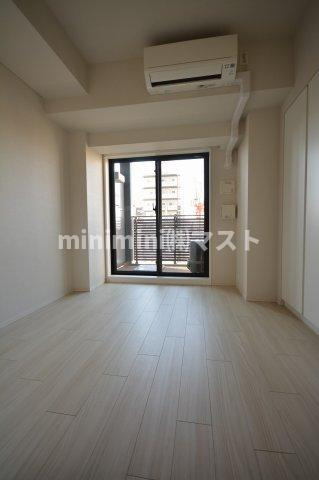 コンフォリア北堀江１丁目の居間・リビング