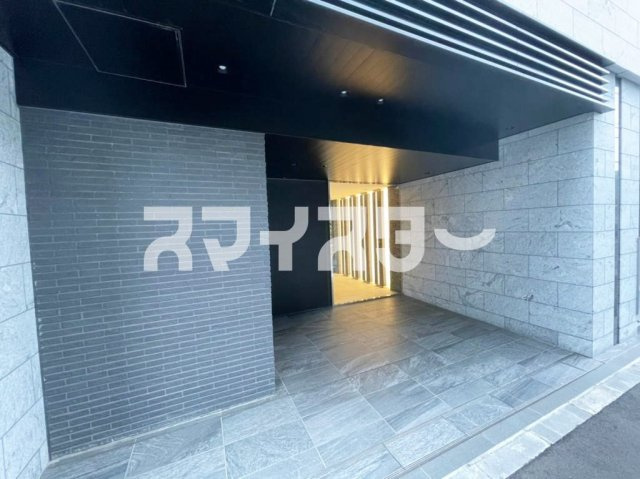 立川市曙町２丁目の賃貸マンションのエントランス