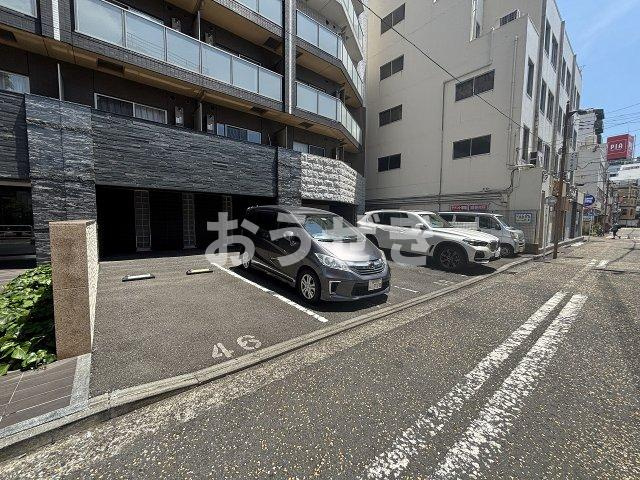 ガーラ・ステーション横濱関内の駐車場